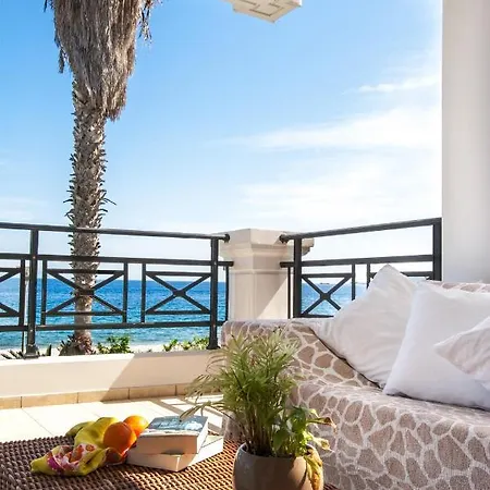 Searene Deluxe Seafront Maisonette *