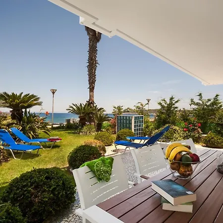 Searene Deluxe Seafront Maisonette *