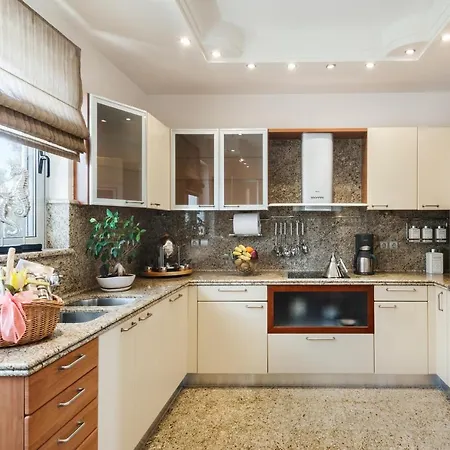 Searene Deluxe Seafront Maisonette