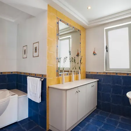 Searene Deluxe Seafront Maisonette *