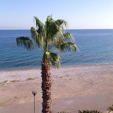 Searene Deluxe Seafront Maisonette *